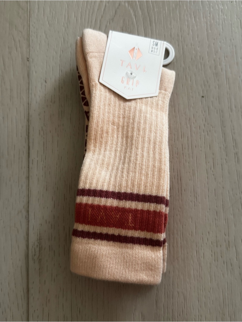Tavi Kai grip socks